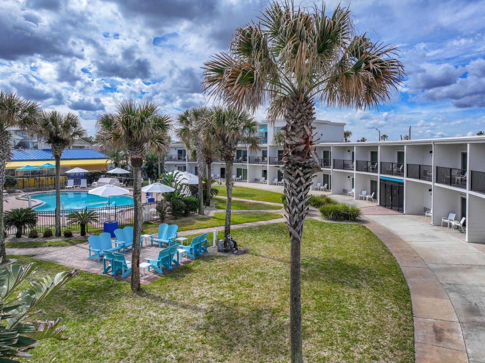 Seahorse Oceanfront Inn Neptune Beach Екстериор снимка