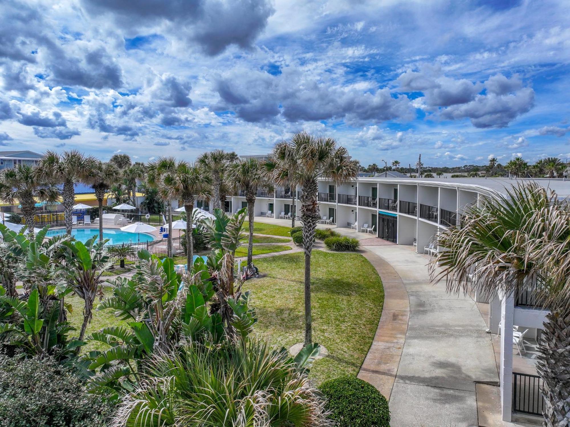 Seahorse Oceanfront Inn Neptune Beach Екстериор снимка