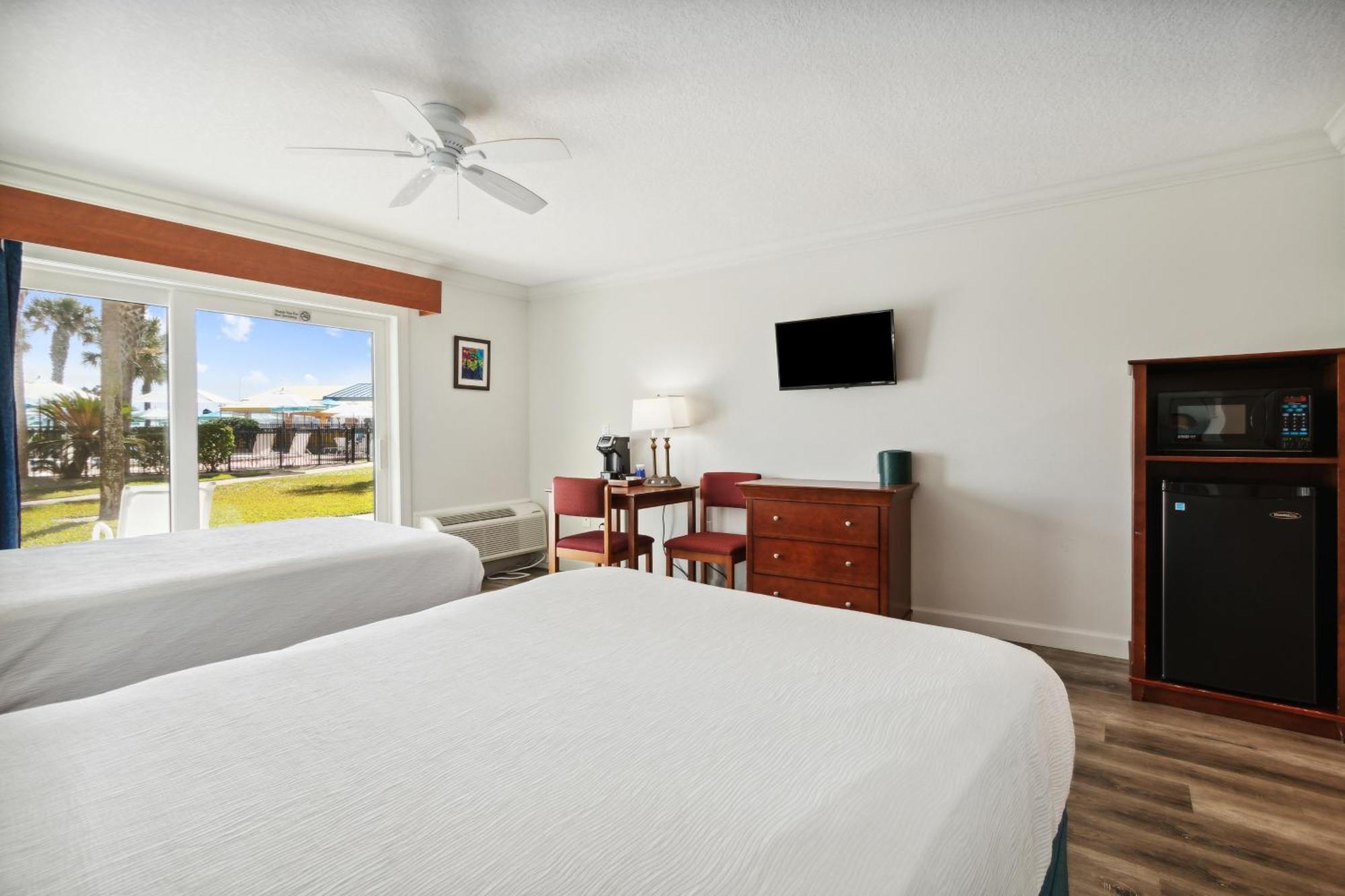 Seahorse Oceanfront Inn Neptune Beach Екстериор снимка