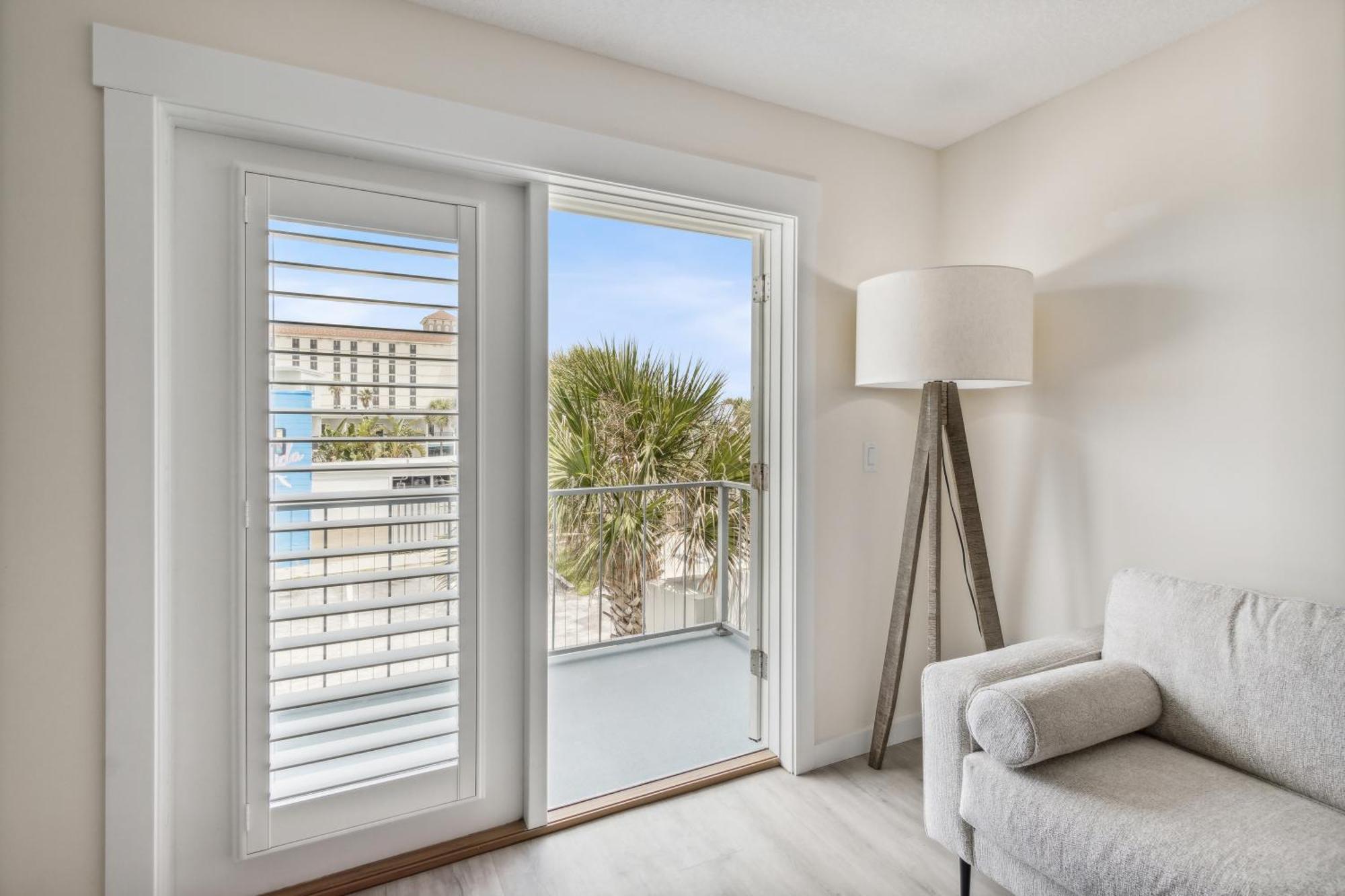 Seahorse Oceanfront Inn Neptune Beach Екстериор снимка